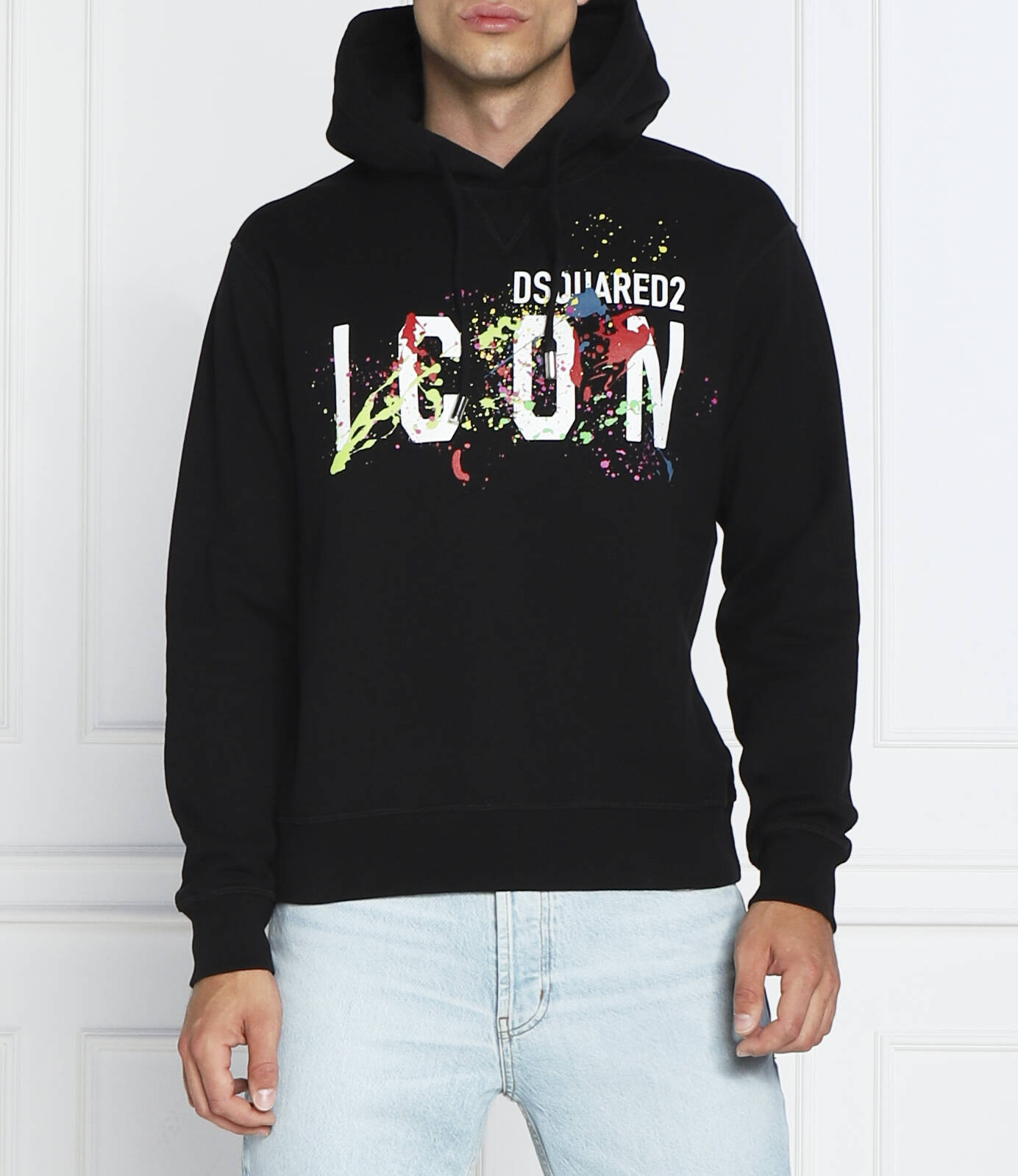 DSQUARED2 džemperis su gobtuvu – juodos spalvos.