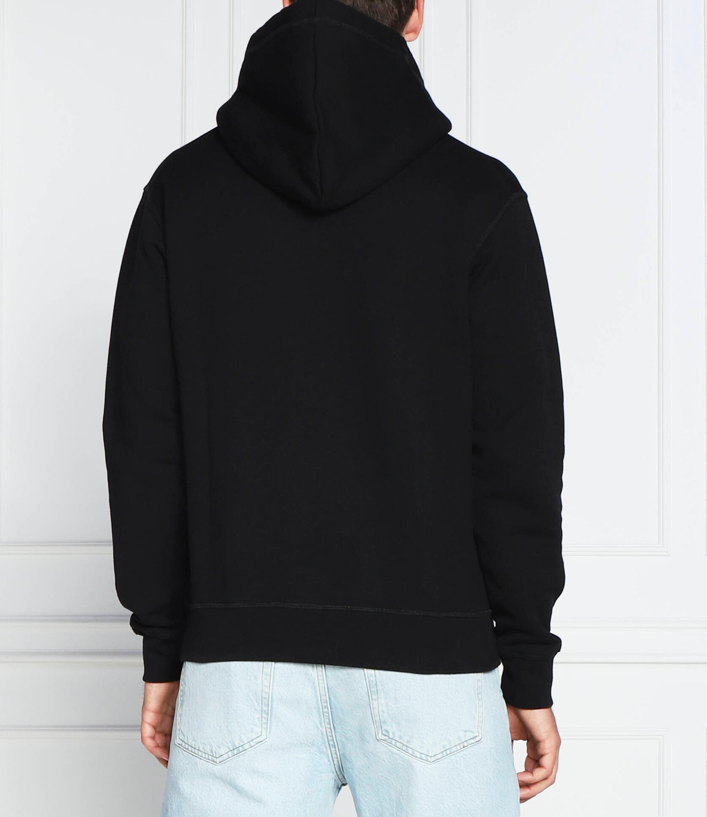 DSQUARED2 džemperis su gobtuvu – juodos spalvos.